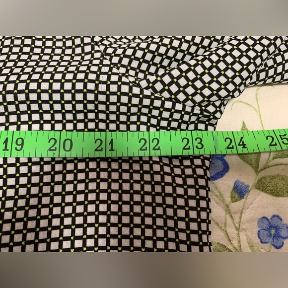 Black and white checkered pattern long sleeve blouse - Picture 10 of 15